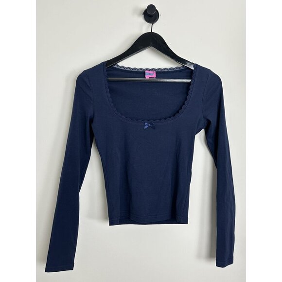 EDIKTED Mora Lace Trim Ribbed T-Shirt in Navy Size Small - Picture 4 of 7